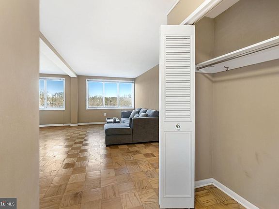2nd image of 10201 Grosvenor Pl APT 1206