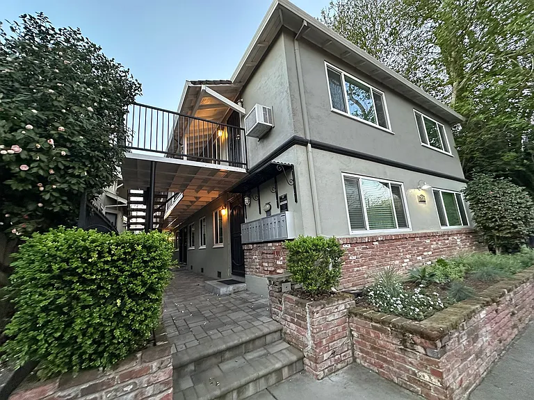 Live Where Downtown Meets Midtown, Absolute Must See! — Photo 3