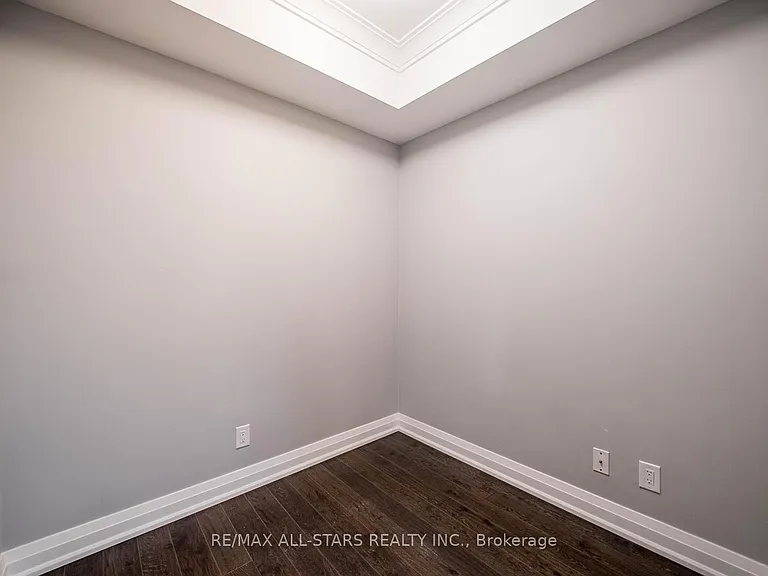 15 Stollery Pond Cres #305 — Photo 11
