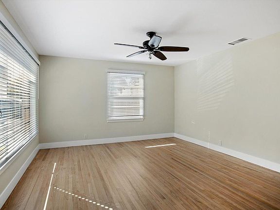 4th image of 1471 Belleaire St