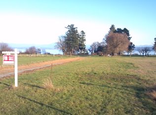 6727 Humphrey Rd, Clinton, WA 98236