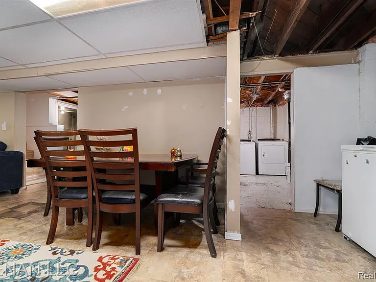 6001 Warwick St — Photo 14