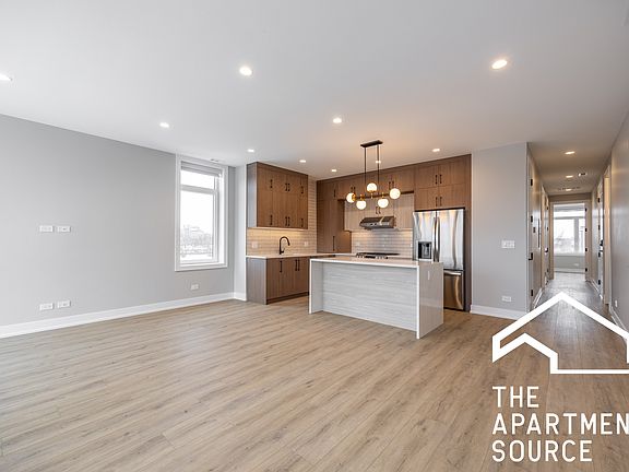 2nd image of 2351 W Flournoy St #202