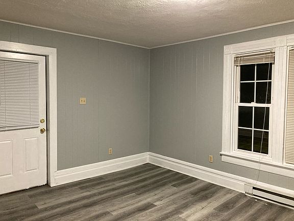 5th image of 426 Main St APT C