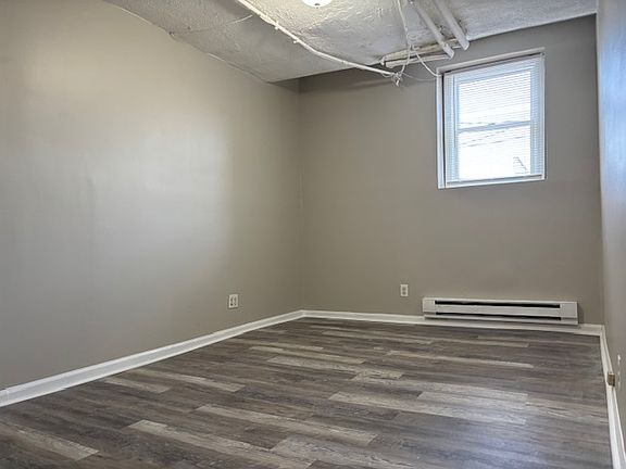 4th image of 914 W Glen Flora Ave APT G2