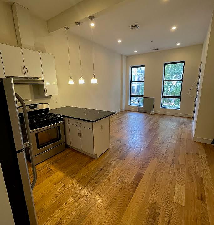 1st image of 276 Quincy St #22