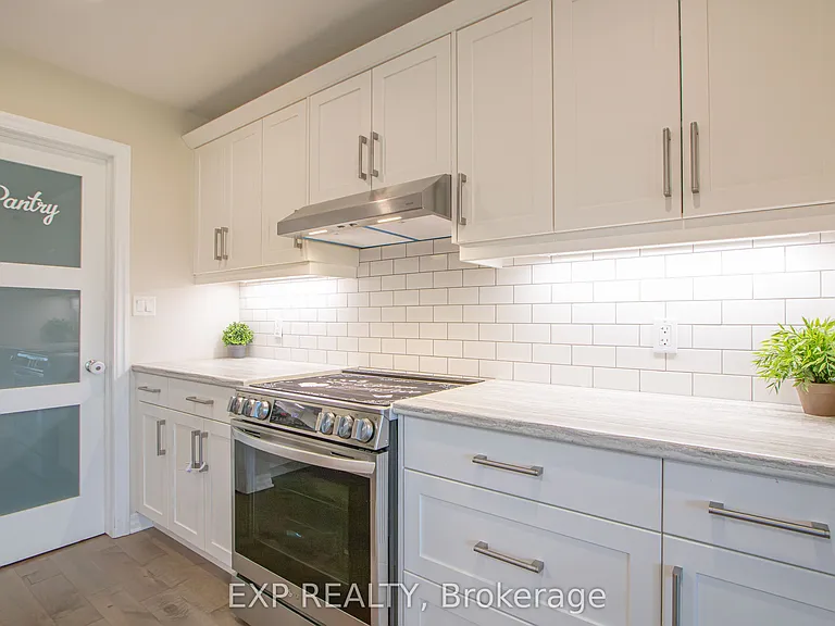 17 Harlequin Ct — Photo 9
