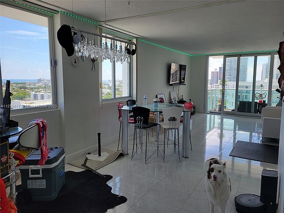 3rd image of 1000 West Ave APT 1502
