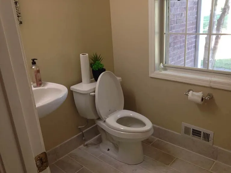 Guest half bath
