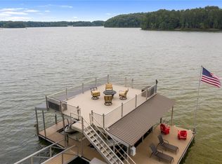 1412 Coneross Point Dr, Seneca, SC 29678