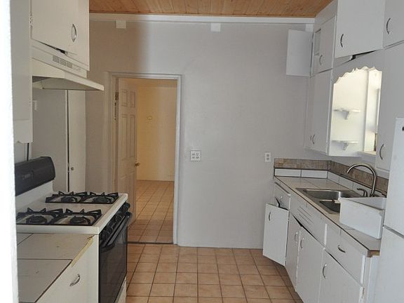 3rd image of 4010 E Hayne St