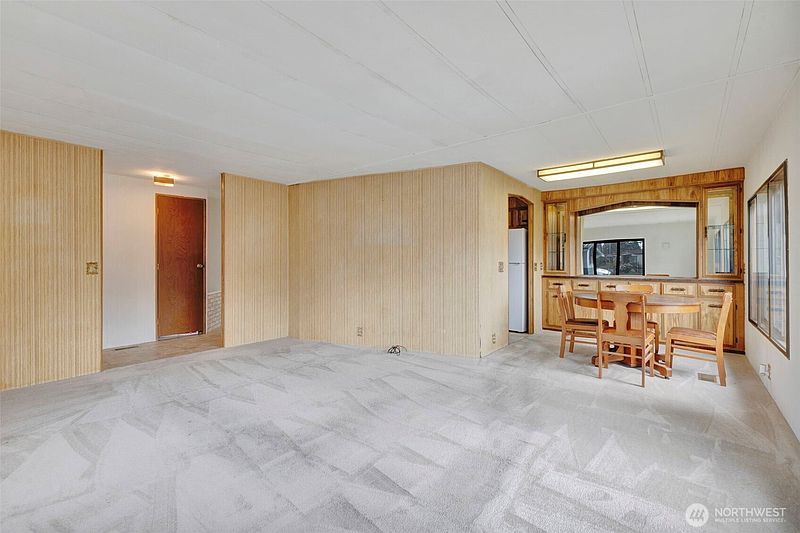 5th image of 1510 Maple Lane #27