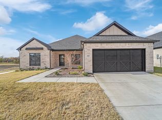 305 Brookstone Dr, Lavon, TX 75166