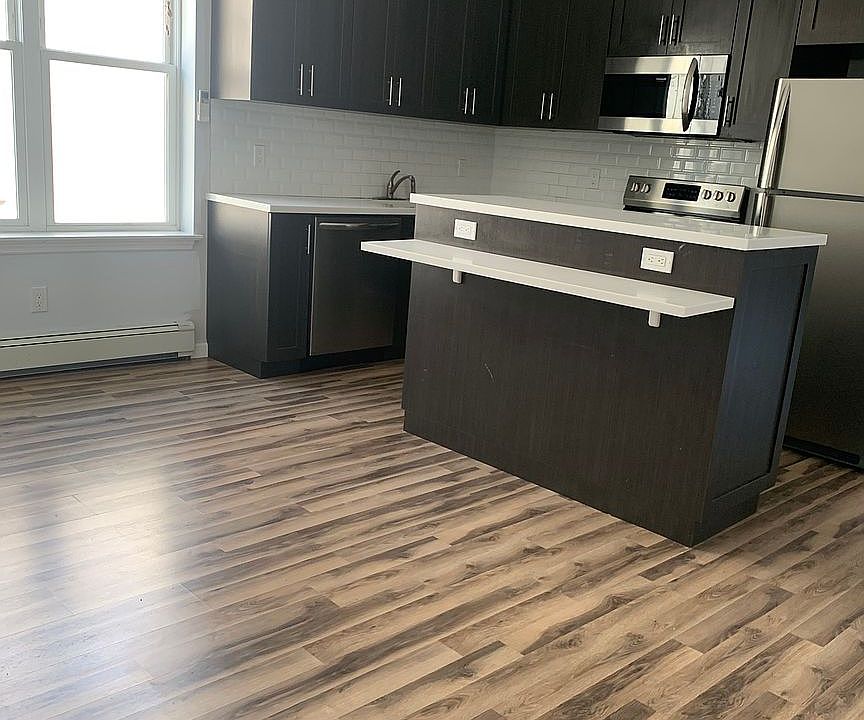 1st image of 2221 29th St Floor 2