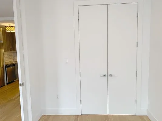 Rented by NY Living Solutions | media 25