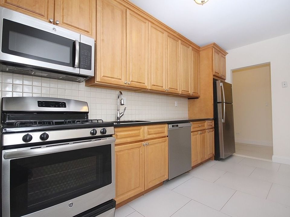 1st image of 3178 34th St APT 3B
