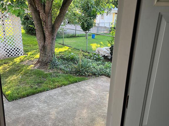 3rd image of 834 Fair Ave NE