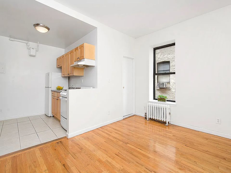 2nd image of 309 E 95th St APT 15