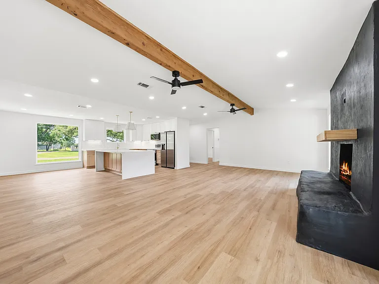 616 E Moonlight Dr — Photo 5