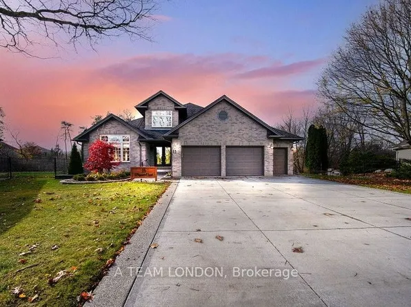 15 Bayside Ct, London, ON N5Y 5M6