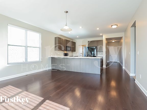 3rd image of 908 Wisteria Ct