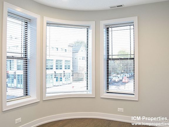 4th image of 3058 N Greenview Ave #2M