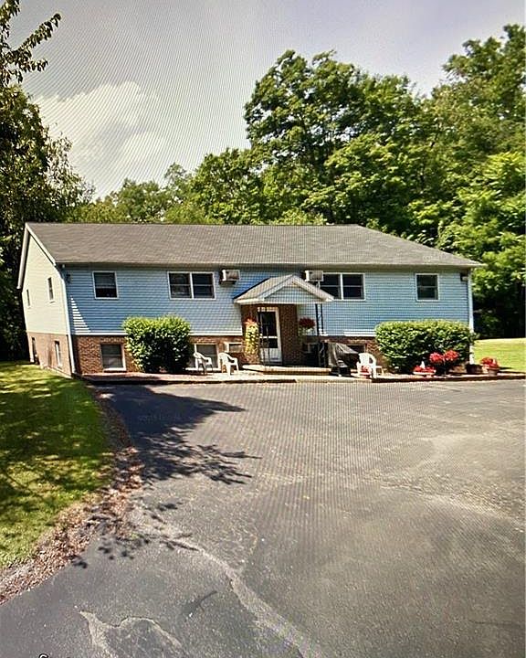 1st image of 302 Pine Hollow Dr