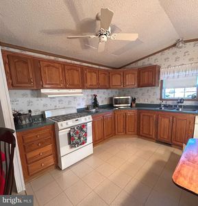 9 Forest Dr, Hightstown, NJ, 08520