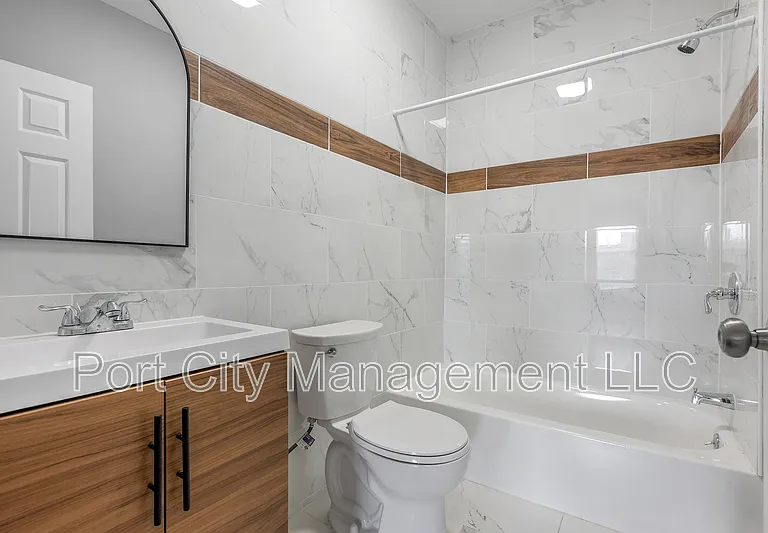 1334 N Luzerne Ave — Photo 18