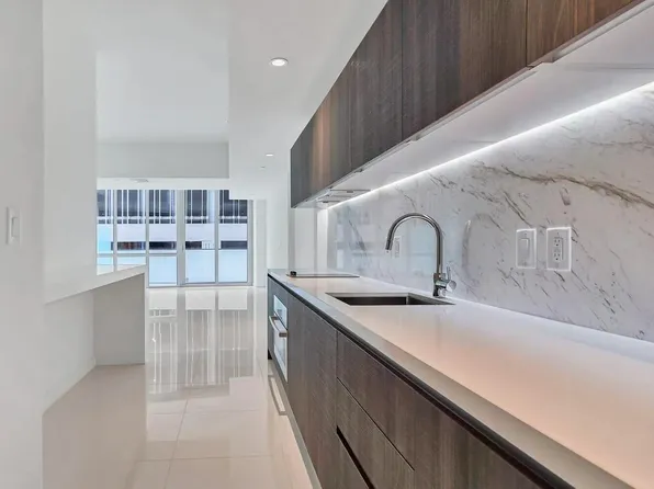 851 NE 1st Avenue #302, Miami, FL 33132