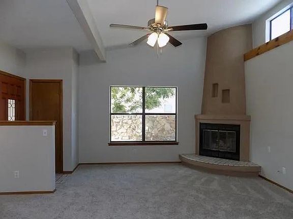 3rd image of 2048 Briarwood Ln