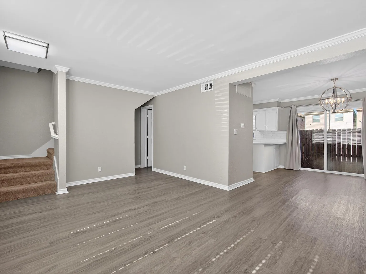 2 bed, 1.5 bath, 1068 sqft, $1,600 — Photo 2
