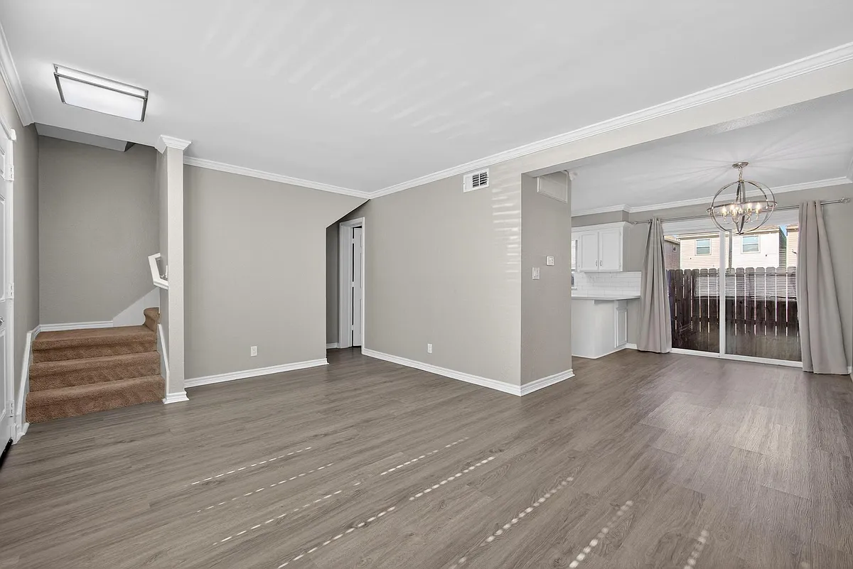 Building Photo - 1221 Cedar Post Ln #4B