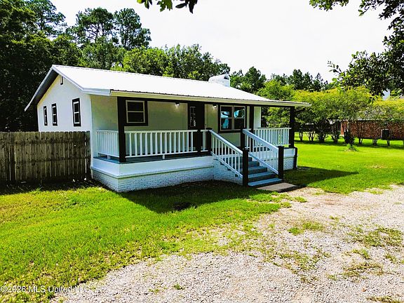 4th image of 8013 Victoria Dr