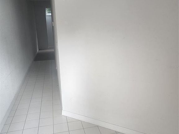 2nd image of 1621 NE 2nd St APT 103