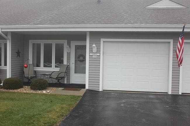 1st image of 104 Oconomowoc Sq