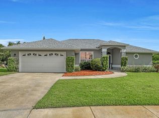 1025 Oak Tree Pl, Malabar, FL 32950