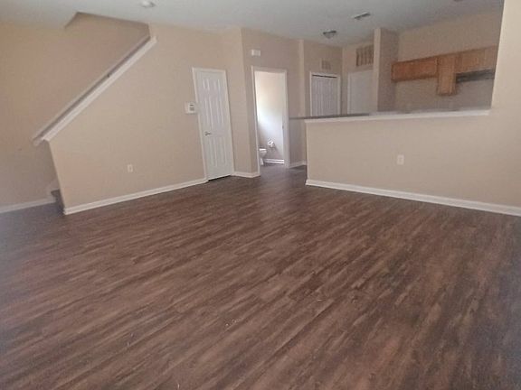 4th image of 1403 W 25th St