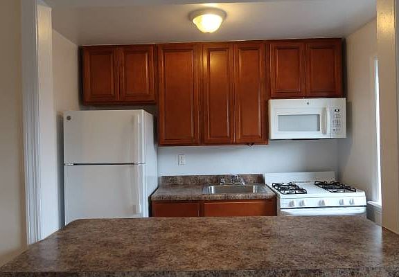 4th image of 20-24 24th St #1C