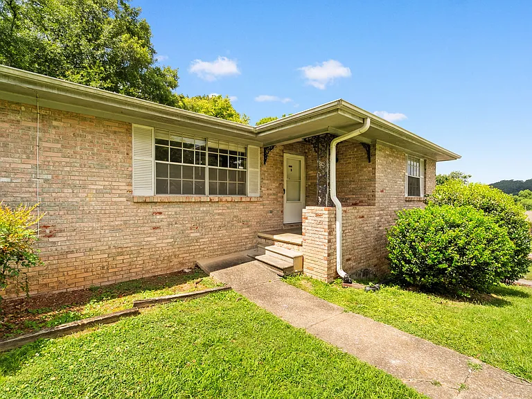 7164 Holland Ln — Photo 2