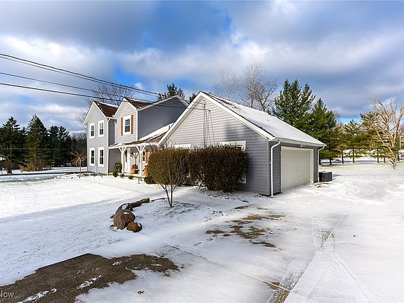 2nd image of 17896 Kingswood Dr