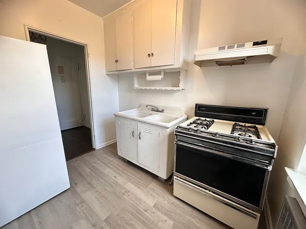 2615 Homecrest Avenue image 3 of 15