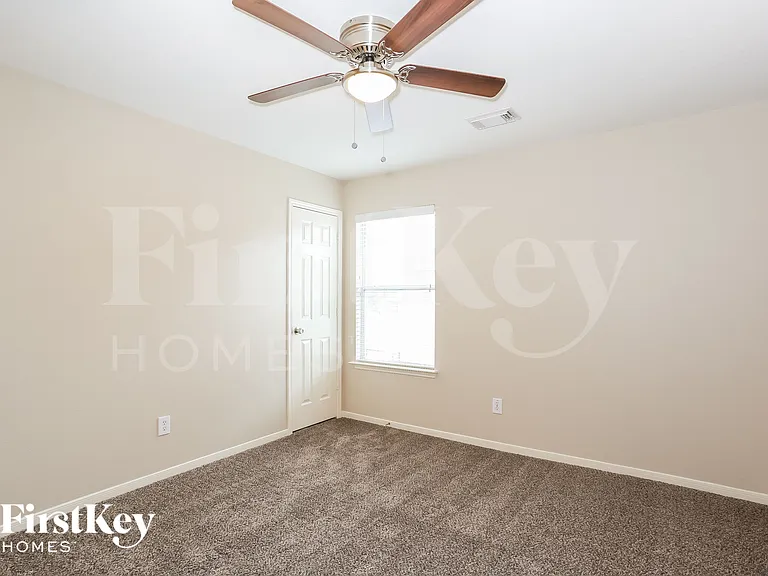 18210 Olive Tree Ct — Photo 12