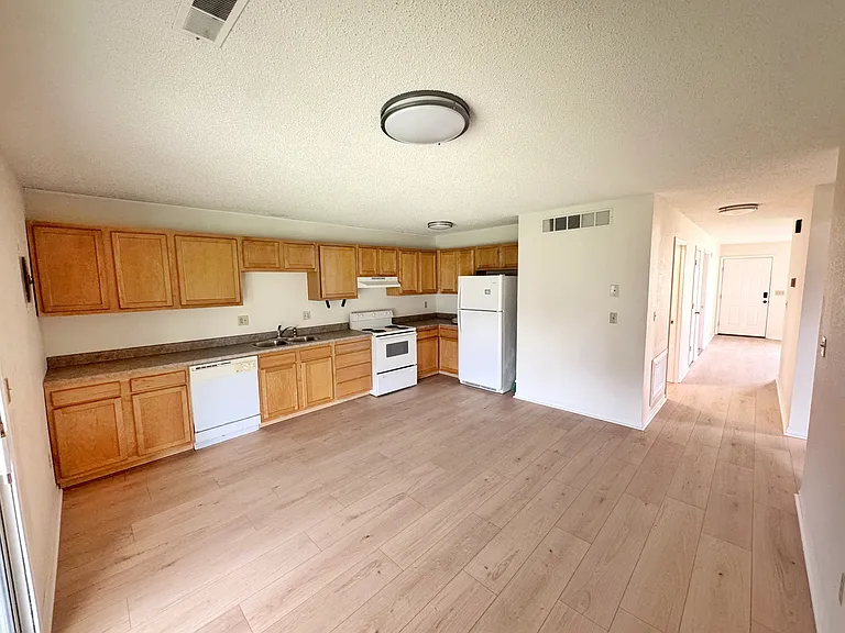 1505 W 8th Street Ter — Photo 8