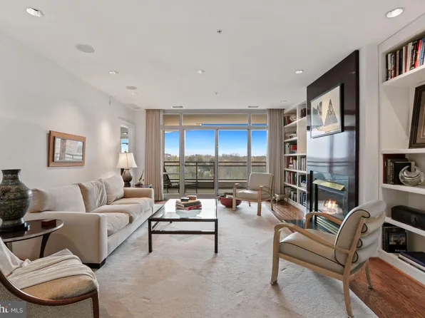 5630 Wisconsin Ave APT 1204, Chevy Chase, MD 20815