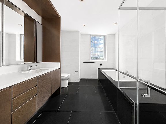 5th image of 50 Riverside Blvd #21B