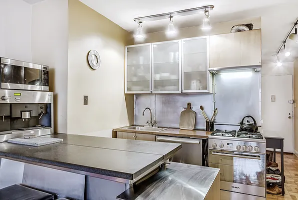 Rented by Douglas Elliman | media 7