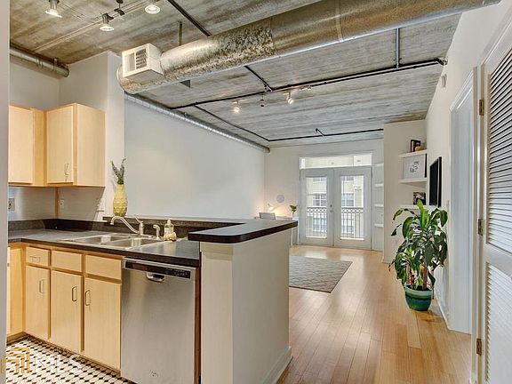 4th image of 800 Peachtree St NE APT 2305