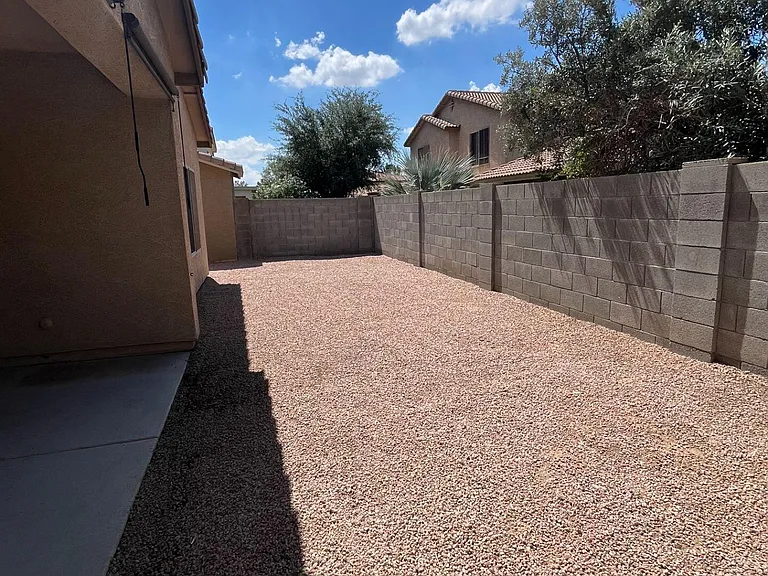 526 E Bartlett Way — Photo 12