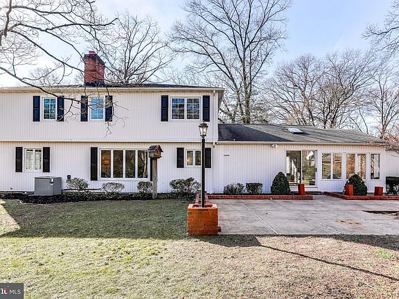 5th image of 503 Heavitree Ln